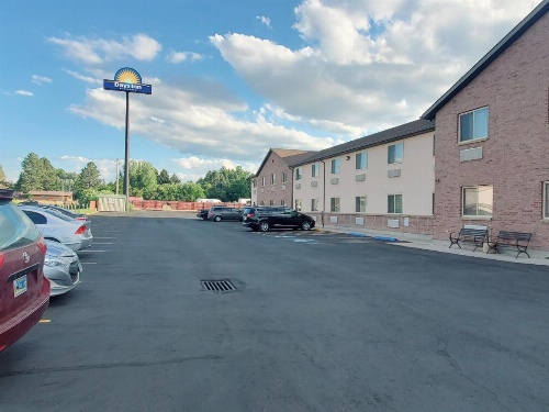 Days Inn by Wyndham Sheridan image 16