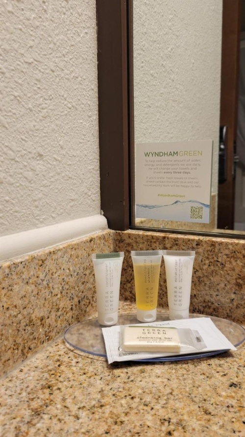 Days Inn by Wyndham Sheridan image 23