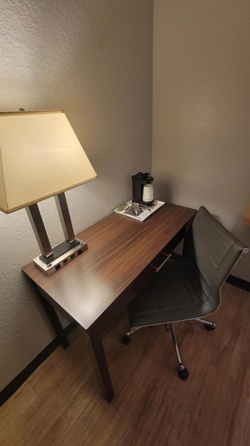 Days Inn by Wyndham Sheridan image 3