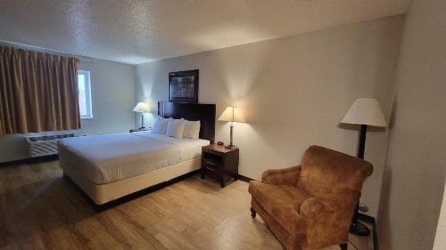Days Inn by Wyndham Sheridan image 6